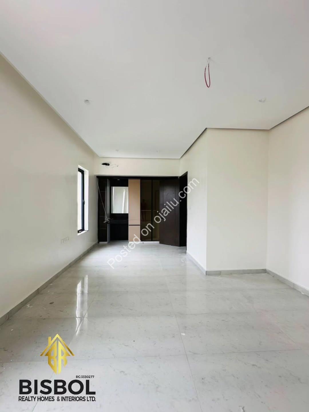 Move-In Ready 5-Bed Duplex with Pool & Gym