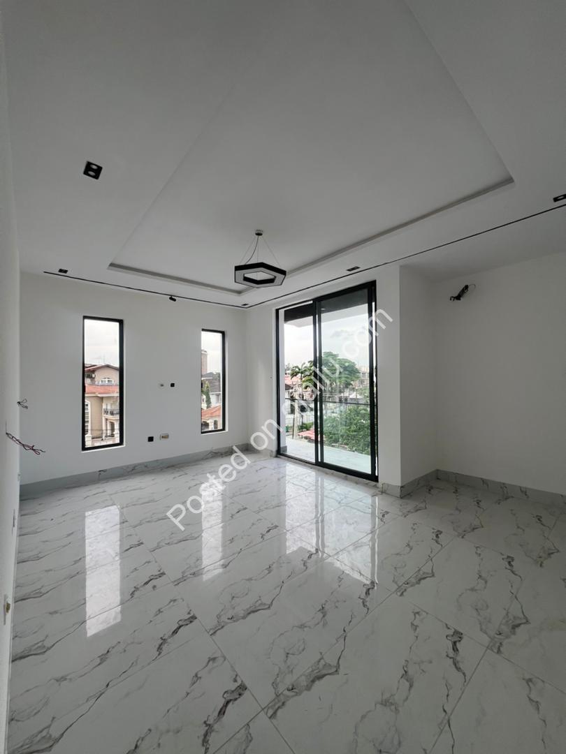 Ikoyi Dream Living: Poolside Perfection Awaits
