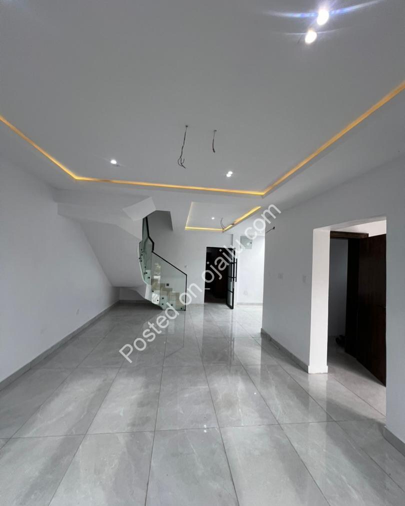 Ikoyi’s Finest: 4-Bed Terrace with BQ & Gourmet Kitchen