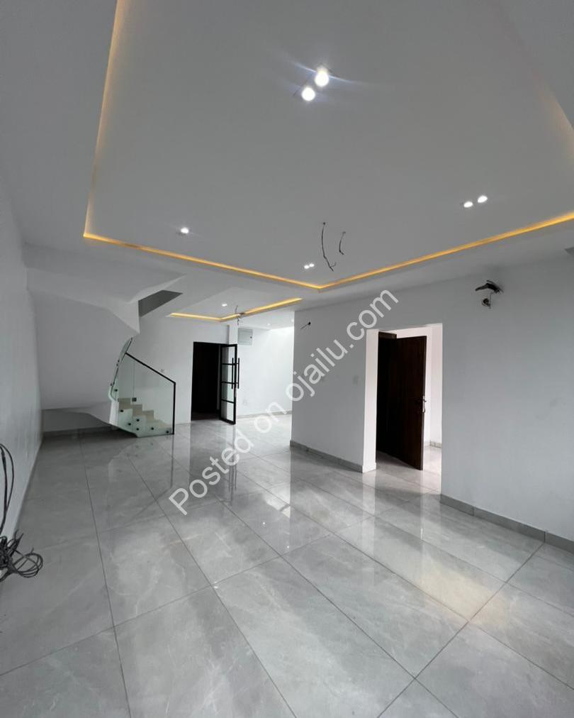 Ikoyi’s Finest: 4-Bed Terrace with BQ & Gourmet Kitchen