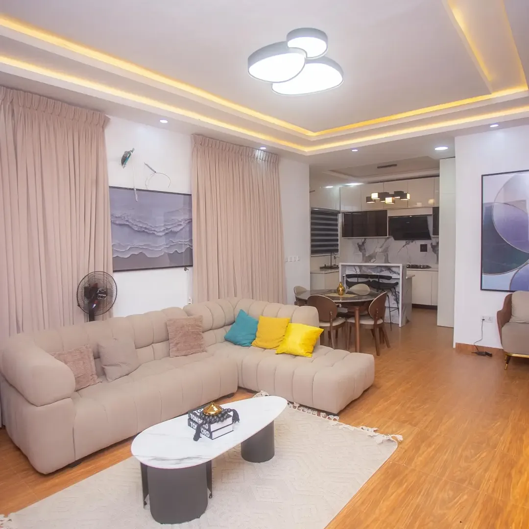 Your Dream Home Awaits: 3BR Bungalow + Gym & Pool