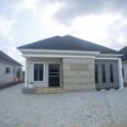 Your Dream Home Awaits: 3BR Bungalow + Gym & Pool
