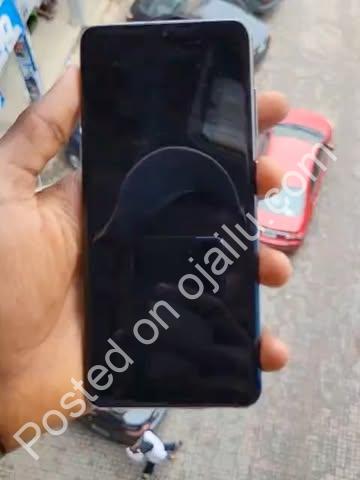 S20 Dual SIM 256GB – Pristine & Ready to Impress