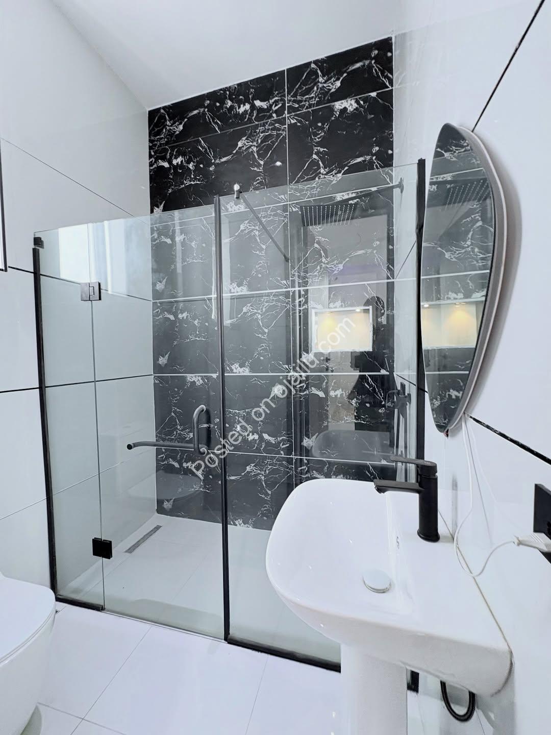 5 Bed Ensuite Duplex with Pool in Ajah – ₦300M