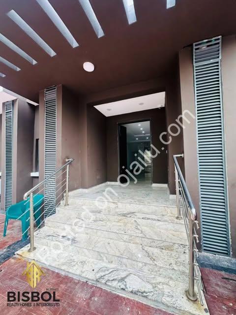Fully Loaded 2BR: Move-In Ready in Ikate Lekki