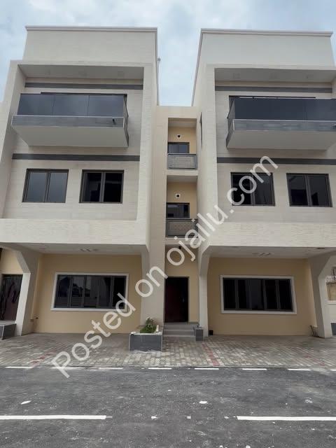 En-suite 4BR Terrace in Prime Guzape | 700M