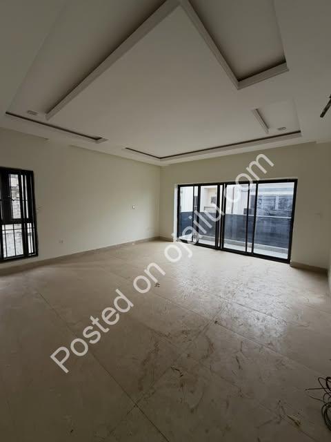 En-suite 4BR Terrace in Prime Guzape | 700M