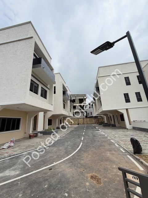 En-suite 4BR Terrace in Prime Guzape | 700M