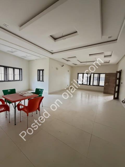 En-suite 4BR Terrace in Prime Guzape | 700M