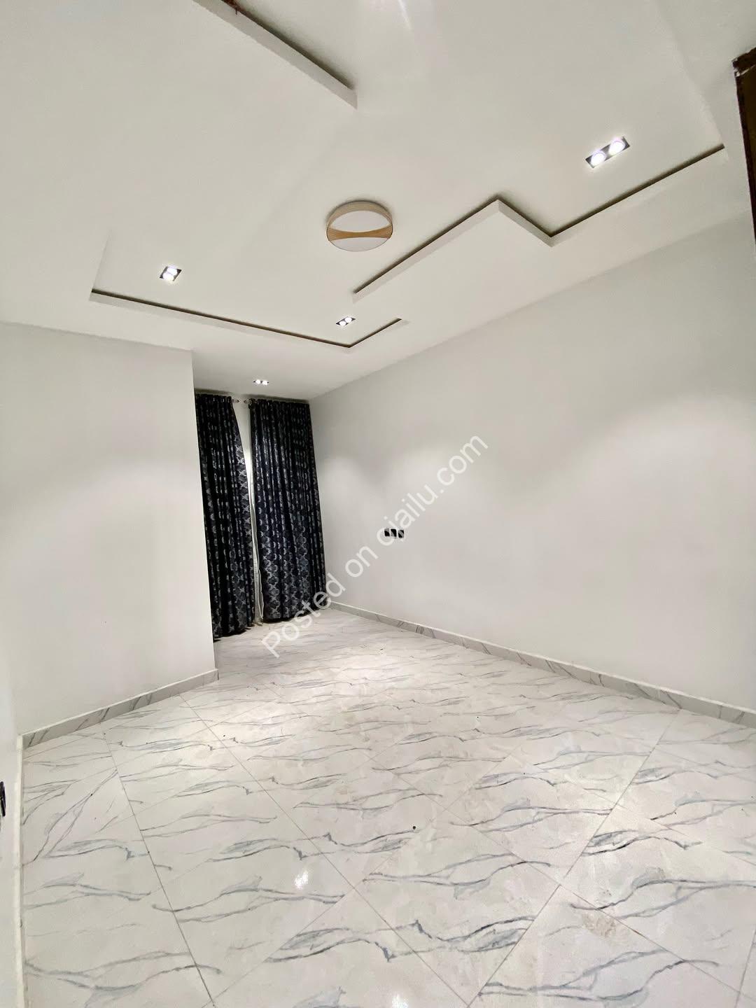 6-Bed Ensuite Paradise in Independence Layout