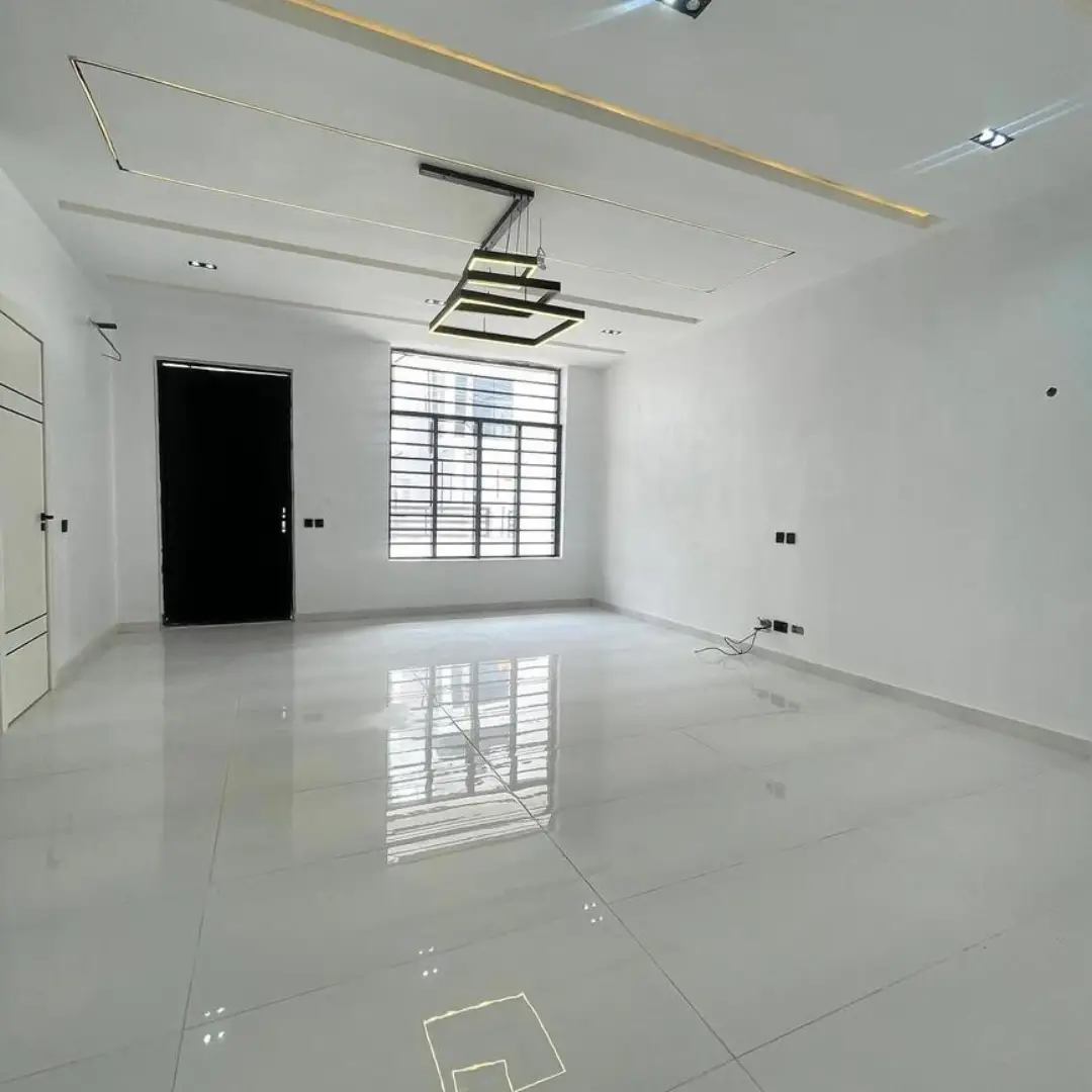 4-Bed Semi-Detached Duplex with Solar in Palm City