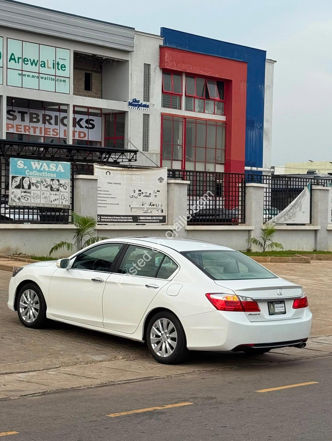 2013 Honda Accord EXL: Accident-Free & Fully Loaded Elite