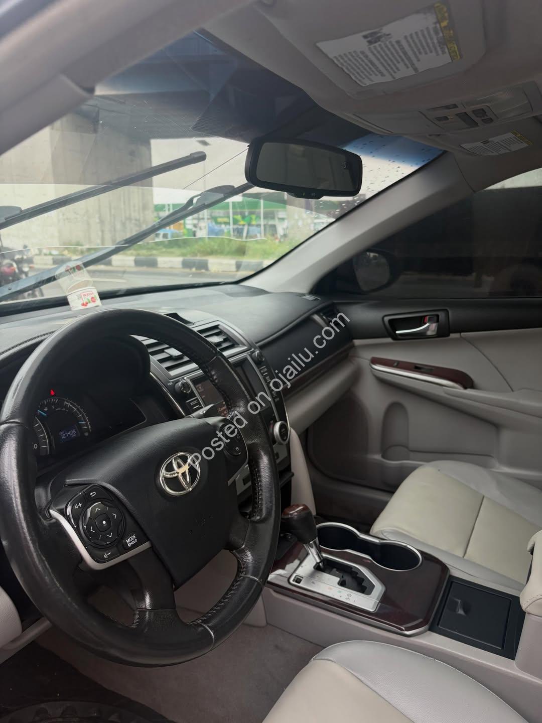 2012 Camry XLE V6: Premium Leather & Sunroof, ₦10M