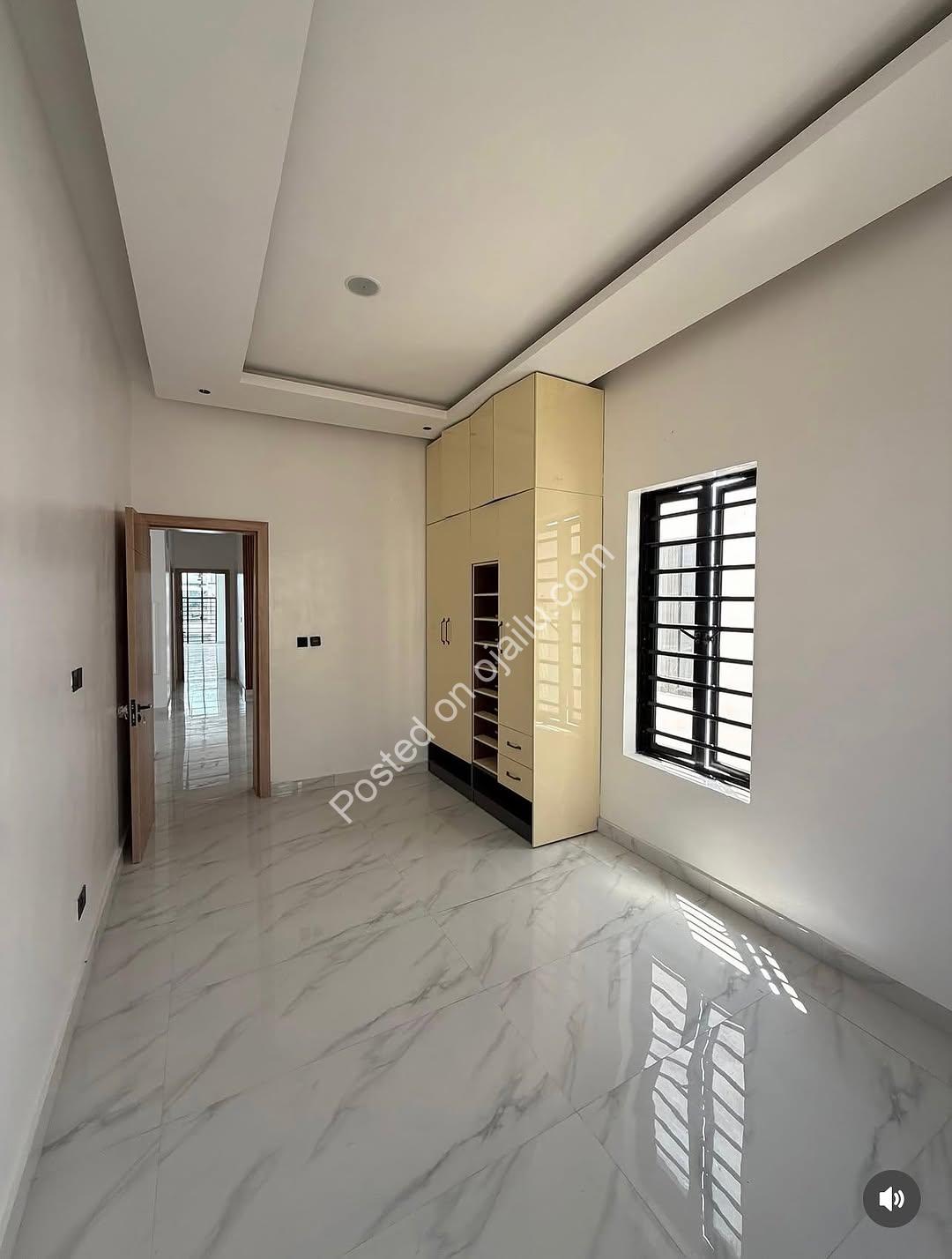 Experience Modern Grandeur: 5-Bed Fully Automated Duplex