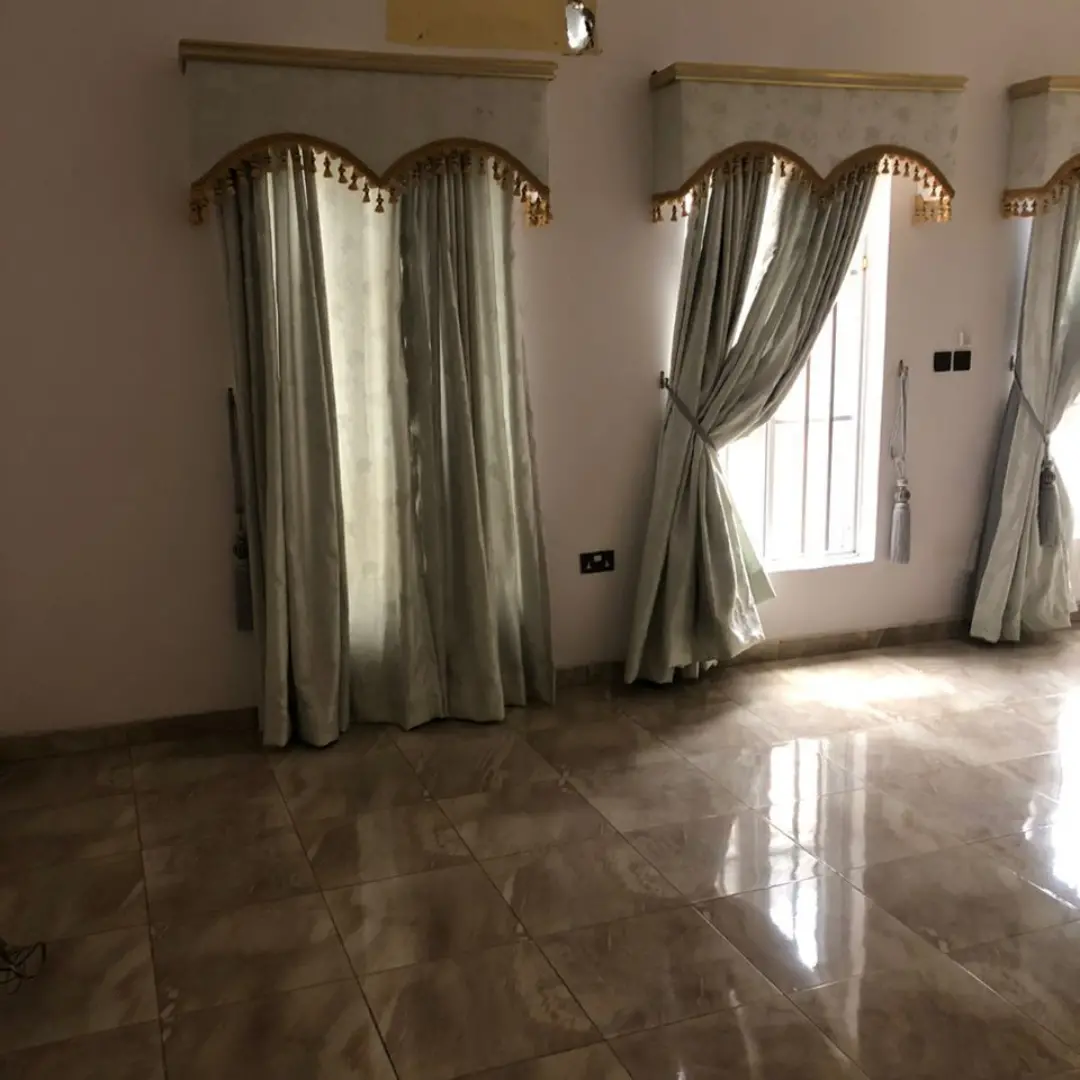 4-Bed Ensuite Duplex with Jacuzzi in Lekki County