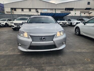 2013 Lexus ES350 – Elegance Meets Value