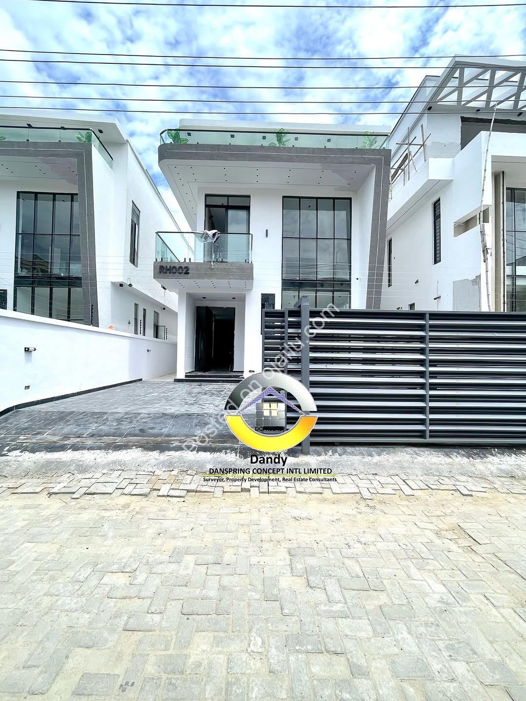 Modern 5-Bed Duplex with Pool, Gym & Smart Tech