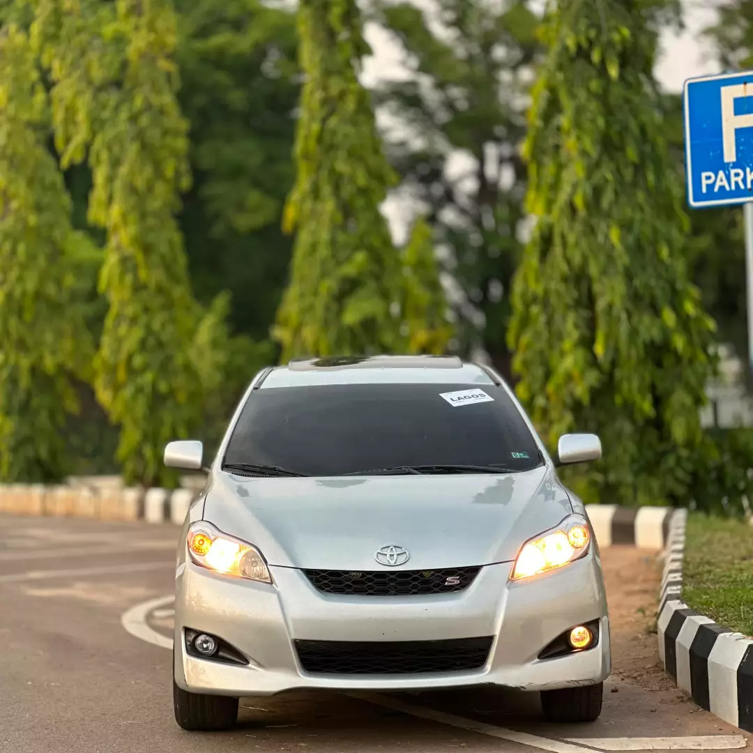 2008 Toyota Matrix: Reliable & Pristine – Yours Today
