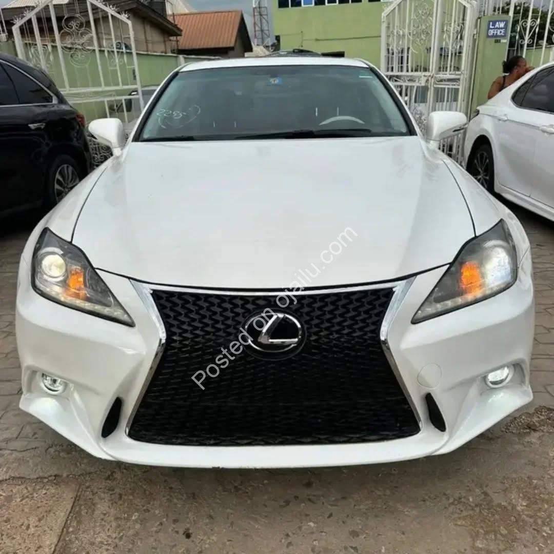 2011 Lexus IS250: Executive Luxury, Sporty V6 Performance, Duty Paid