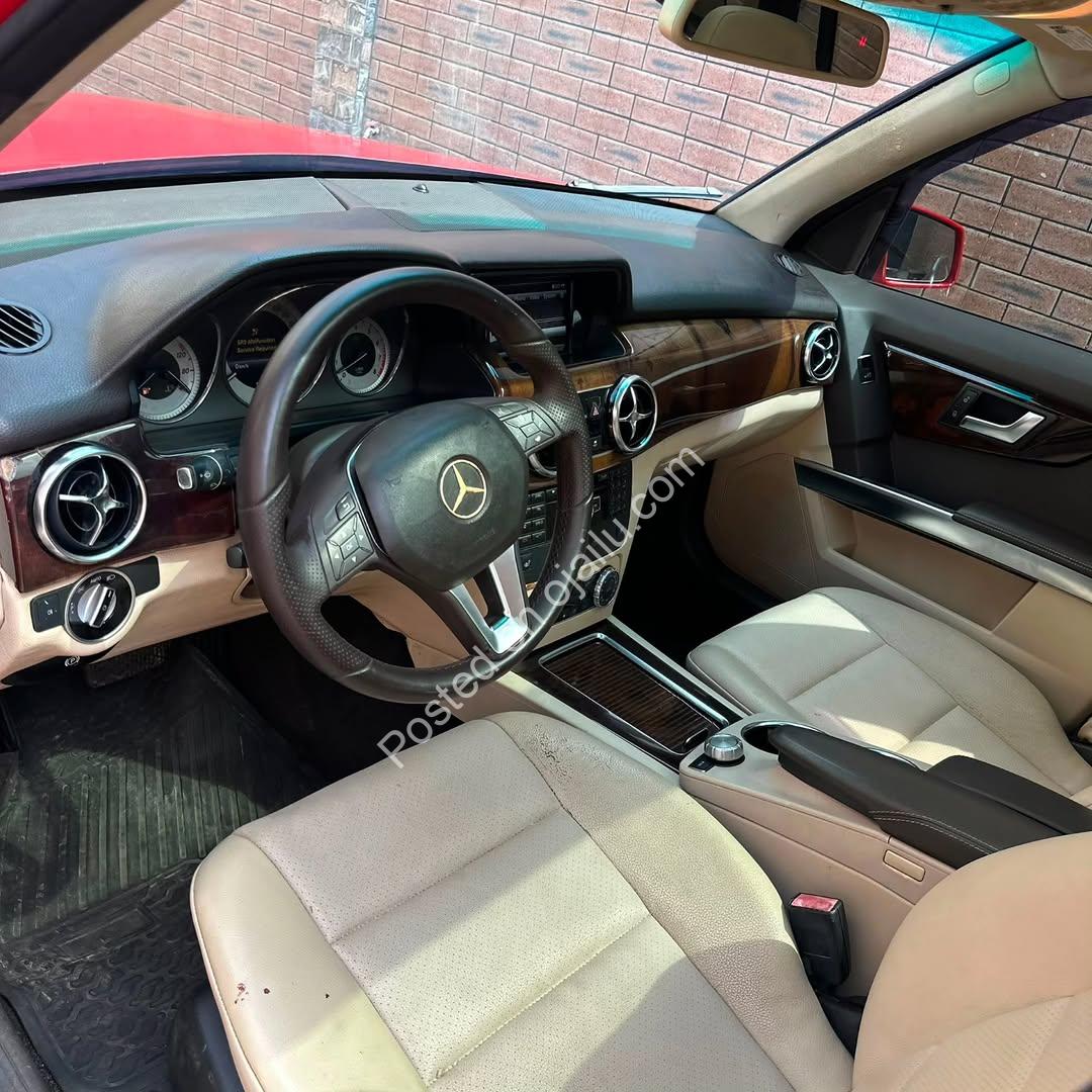 2013 Mercedes GLK 350 – Immaculate & Turnkey!