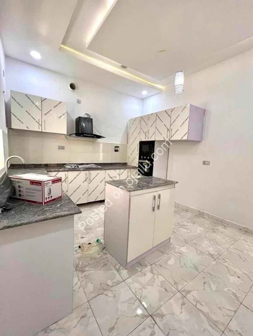Your Serene 4-Bed Duplex Awaits in Chevron