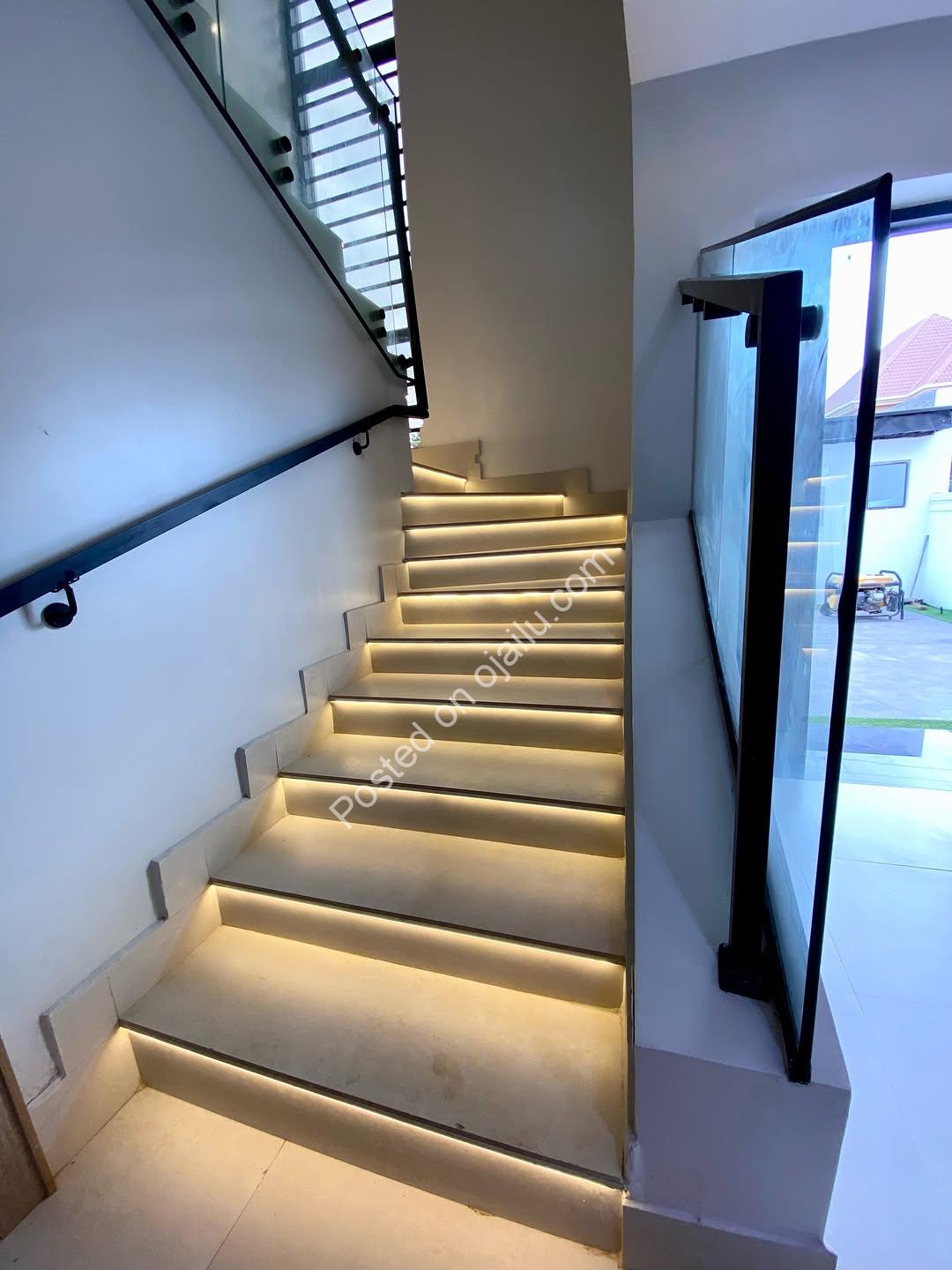 Your Dream Home Awaits: 4-Bed Duplex with Rooftop in WTC