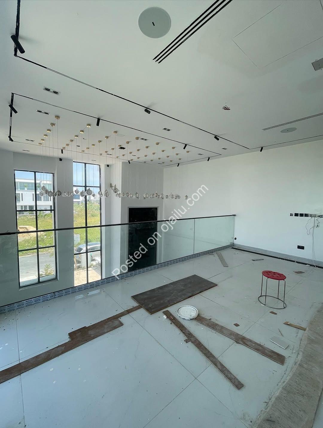 Elevator, Cinema & Pool in Lekki’s Finest