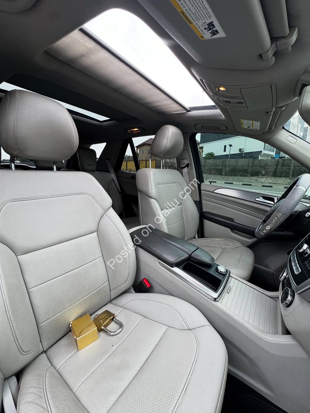 2016 ML350: Panoramic Luxury, Push-Button Power