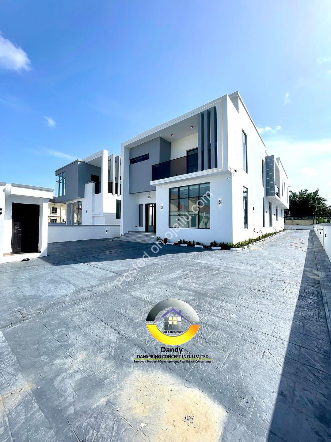 Elevate Your Lifestyle: 4-Bed Pool Villa in Royal Garden