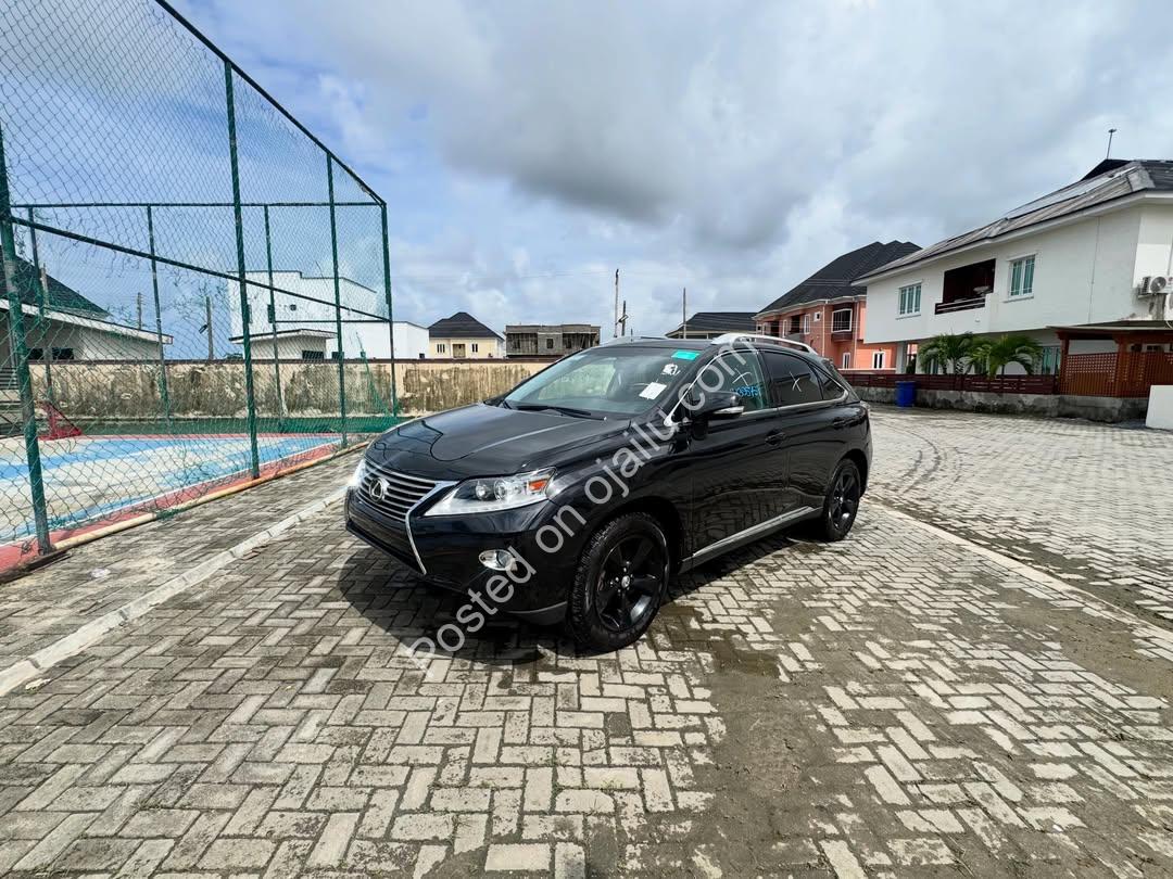 2014 Lexus RX350: Premium Luxury, Push-Start, Ventilated Leather