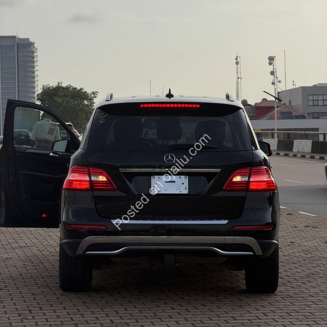 Duty-Paid Mercedes ML350: Pristine & Sunroof-Ready in Abuja