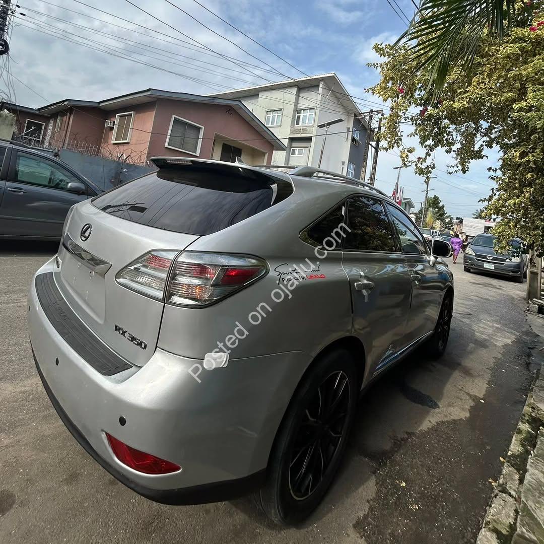 2011 Lexus RX350: Immaculate & Loaded!