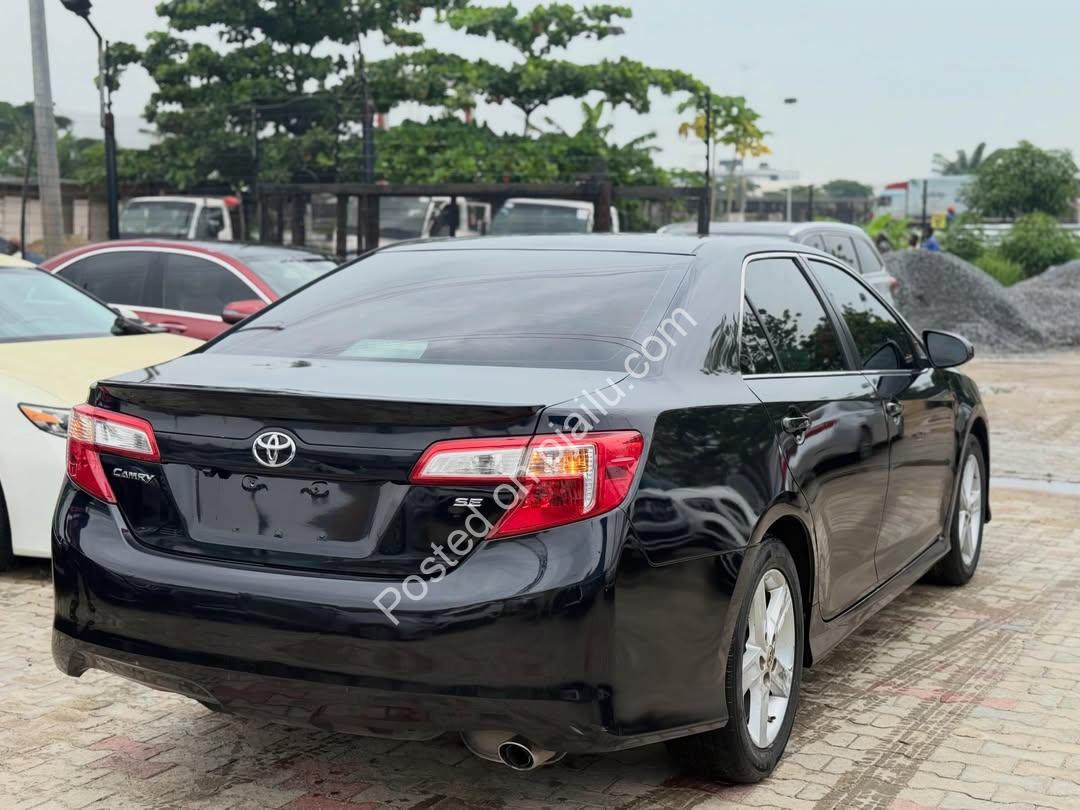 Blind Spot Monitor, Key Start, 2013 Camry SE – 12.8M