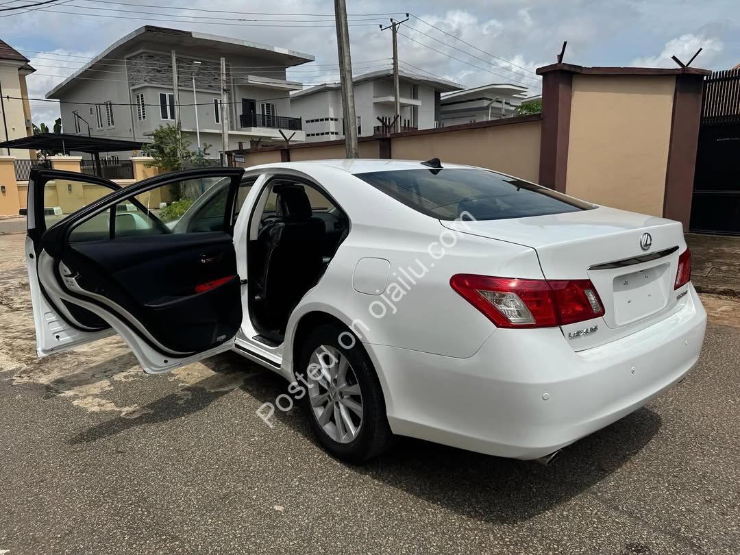 2008 Lexus ES350: Pristine & Loaded Under 60K Miles