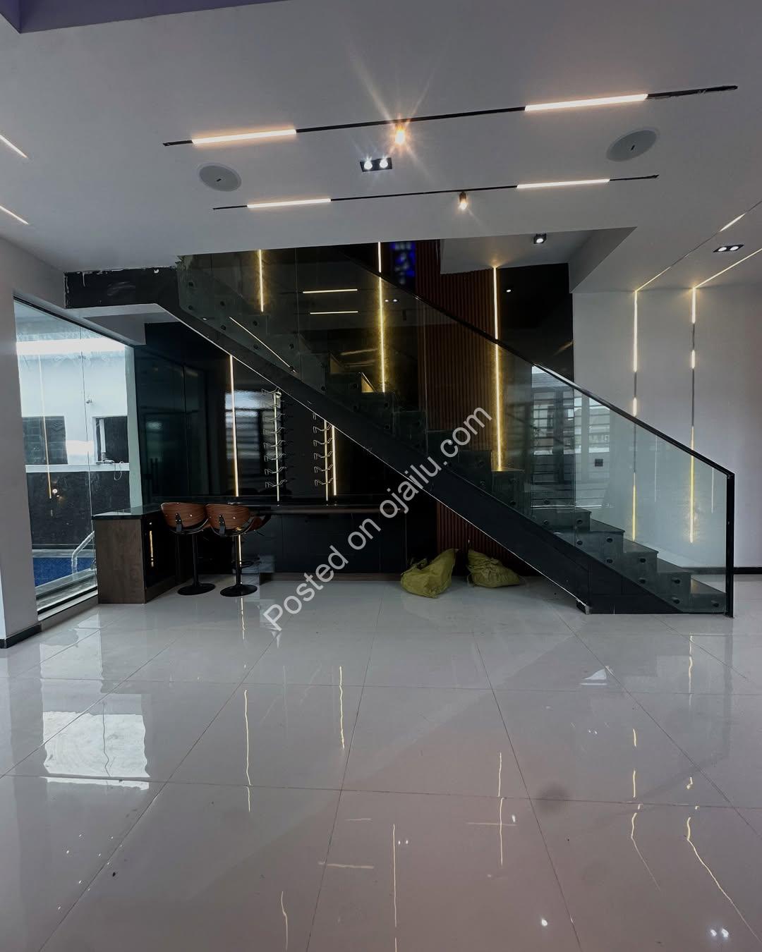 6-Ensuite Duplex in Orchid: Pool, Gym & Governors Consent