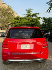 2015 GLK350: Panoramic Roof