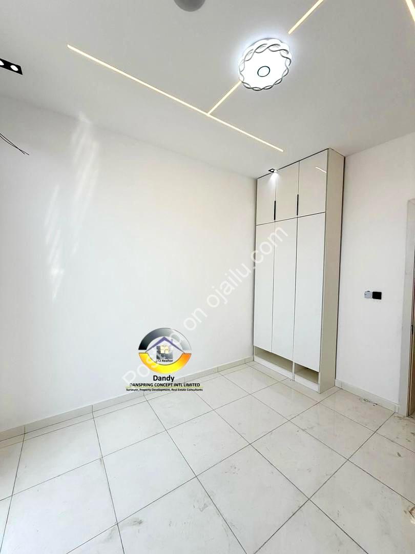 Contemporary 4-Bed Semi-Detached Duplex with Jacuzzi & Smart Features