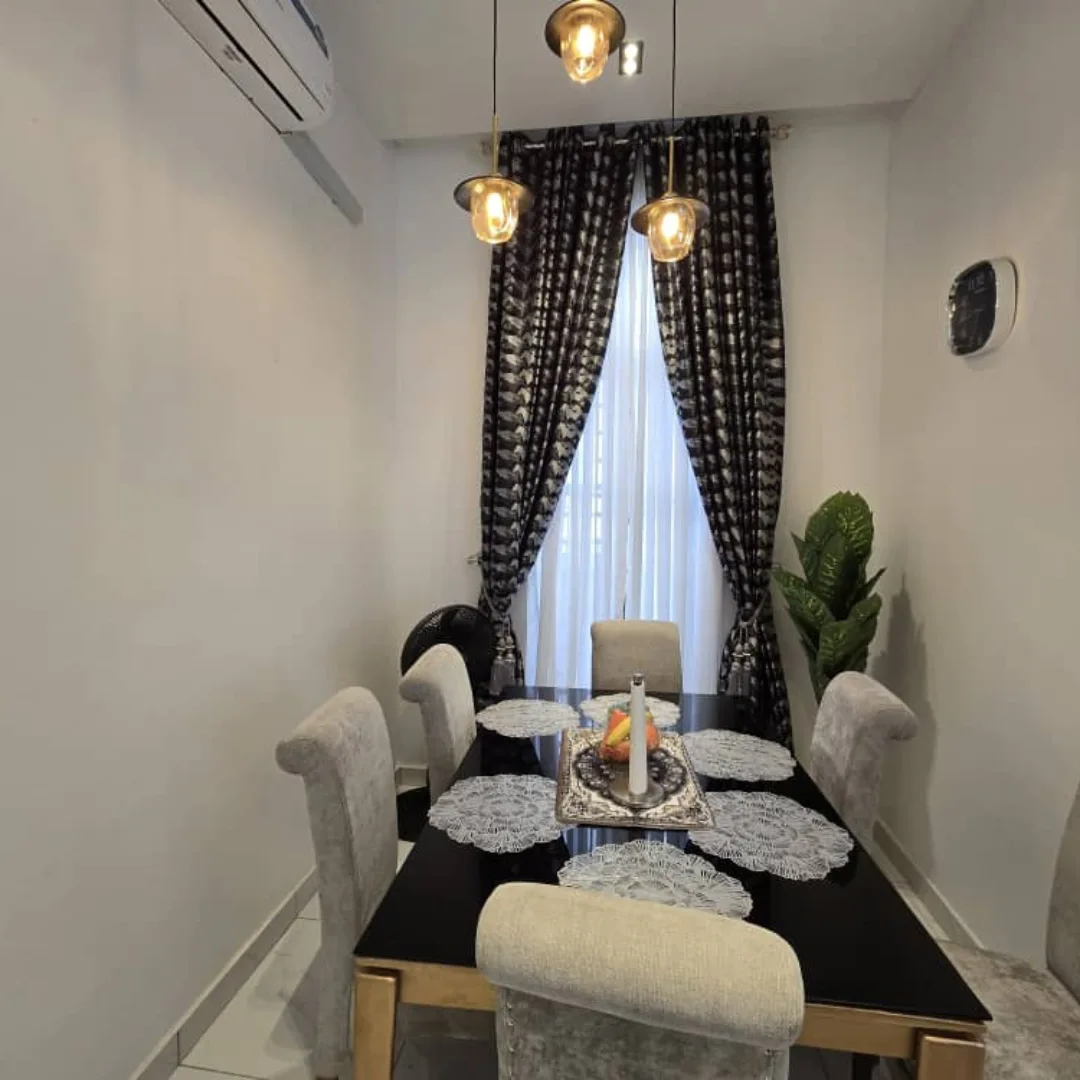 Turn-Key Living: 4BR Semi-Detached Duplex in VGC