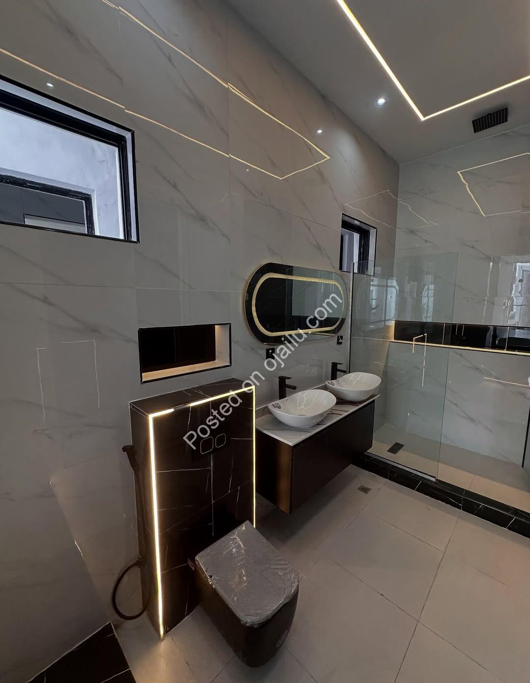 5-Bed Luxury Duplex with Pool in Ajah