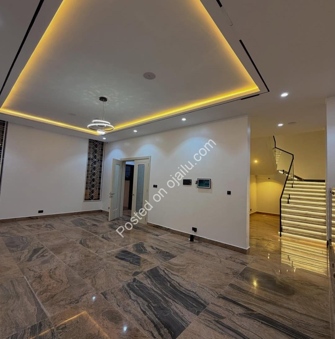 Smart 5-Bed Duplex + 2-Bed BQ on 800sqm