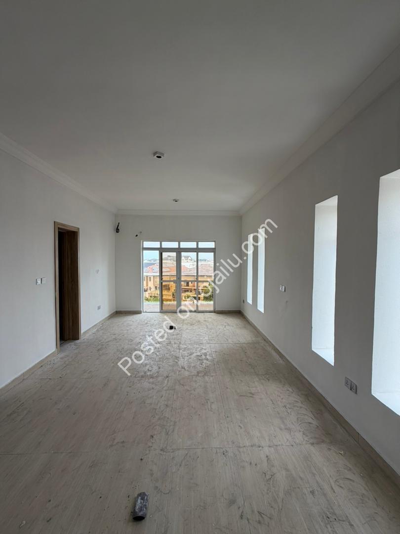 Elite 2 & 3-Bed Maisonettes in Lekki Phase 1 – C of O