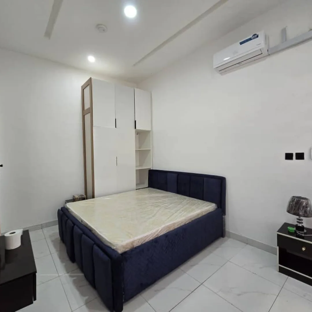 Turn-Key Living: 4BR Semi-Detached Duplex in VGC