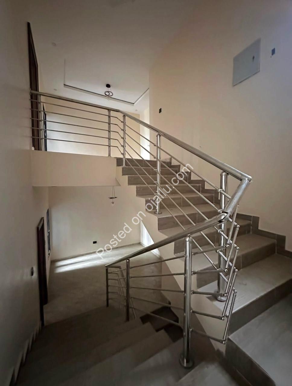 Spacious 4-Bed Duplex with BQ in Mabushi