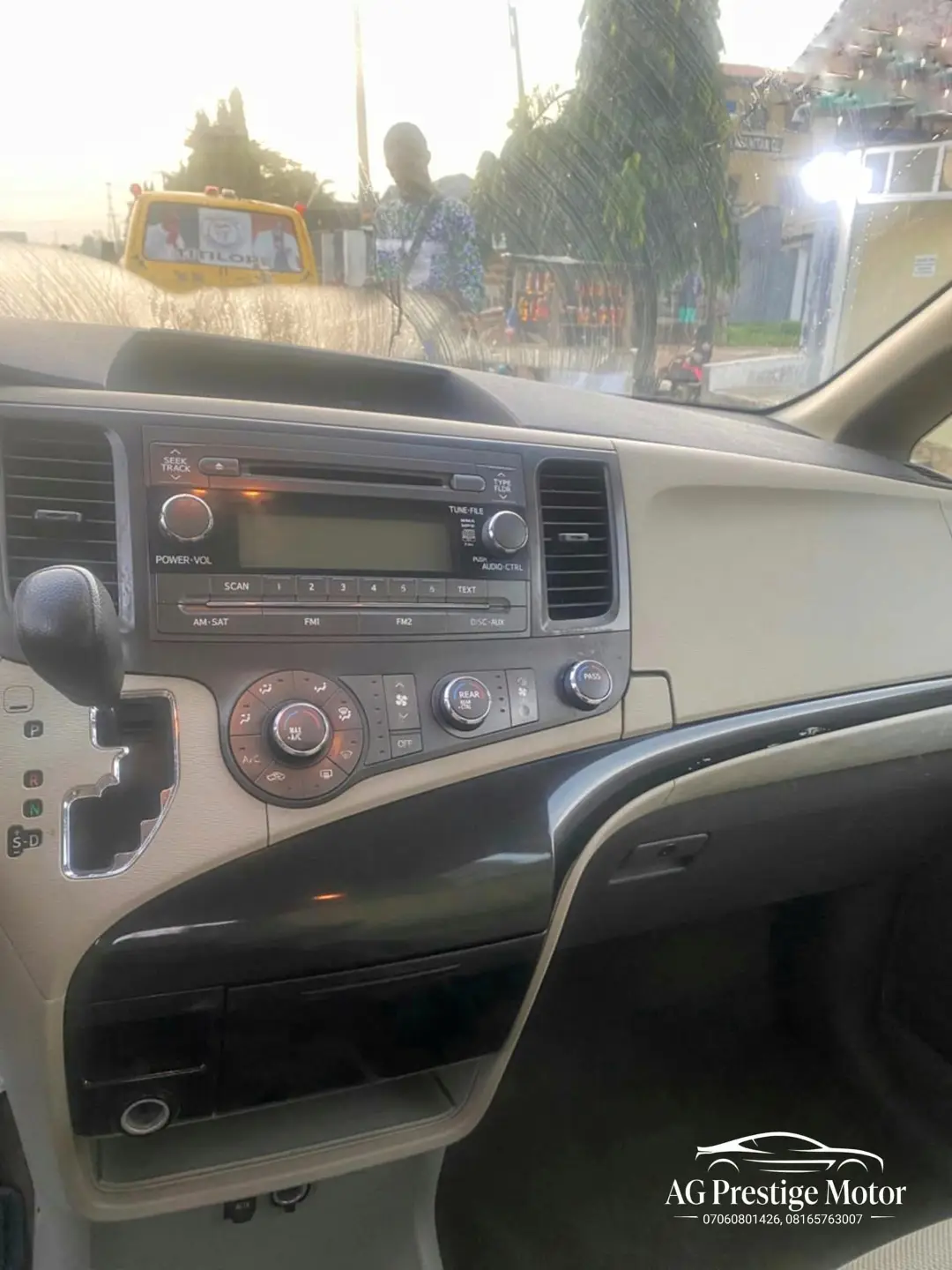 Toyota Sienna 2014 – Premium Family SUV, ₦21M (Negotiable).