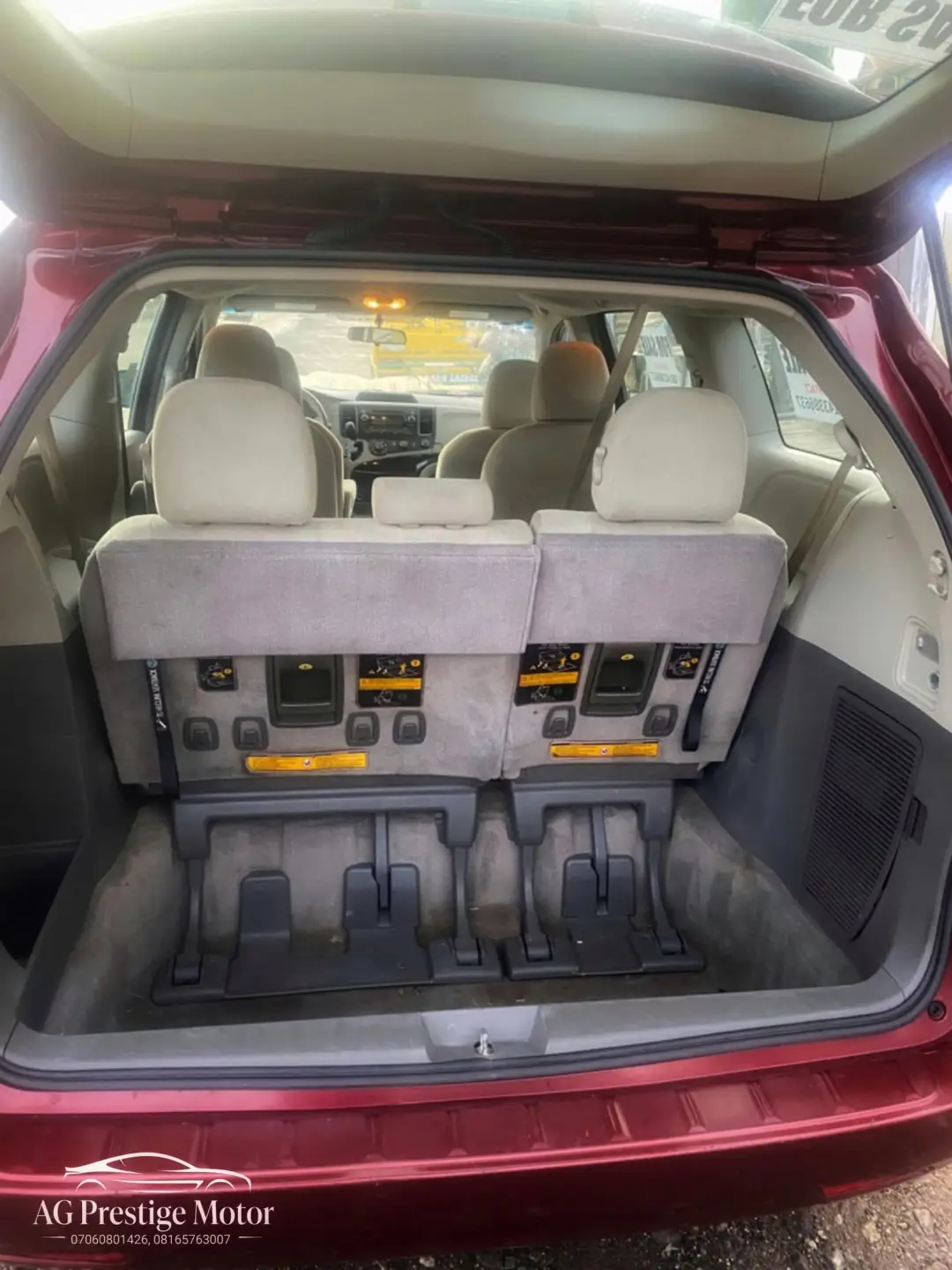 Toyota Sienna 2014 – Premium Family SUV, ₦21M (Negotiable).