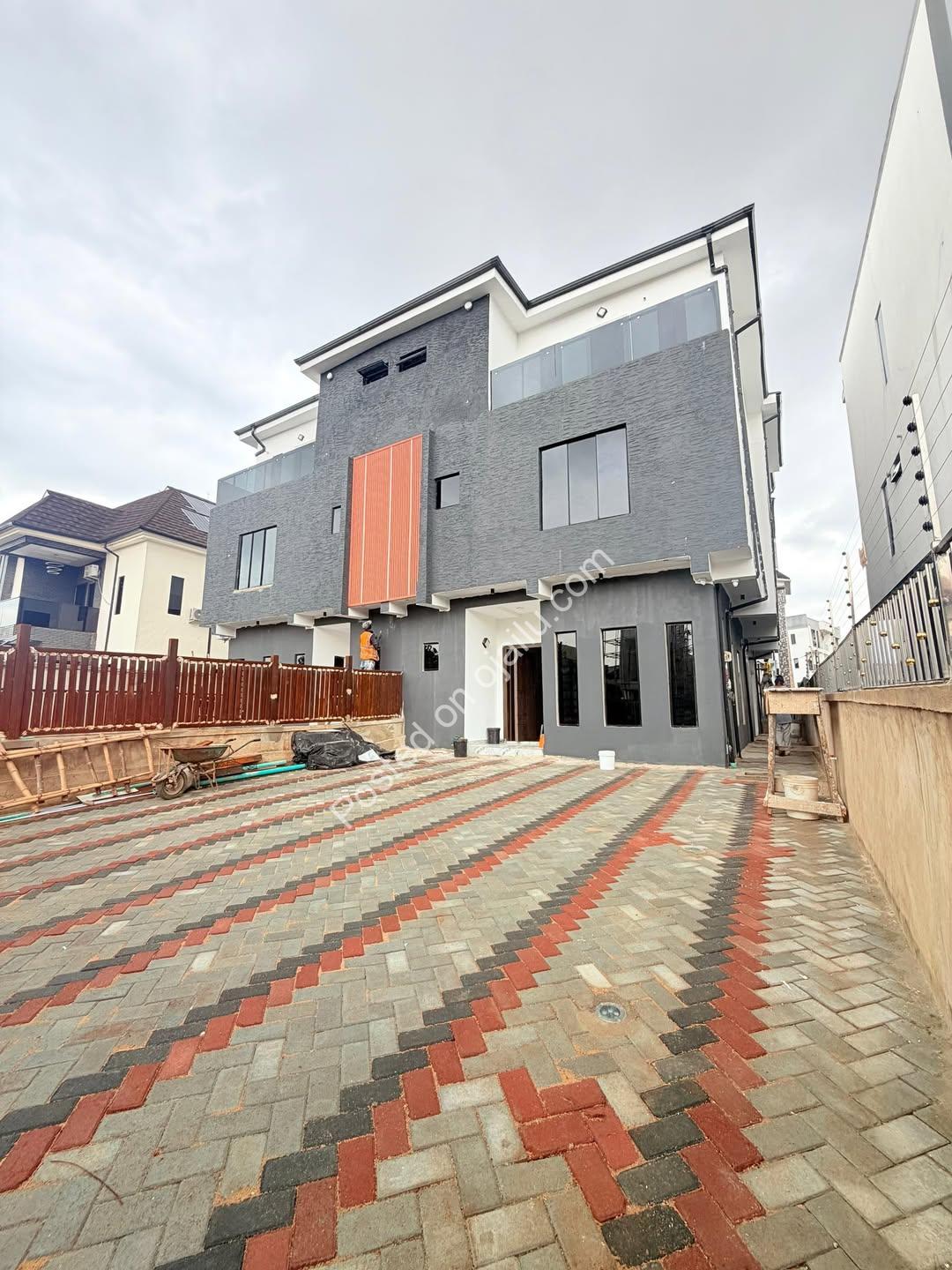 Spectacular 4-Bed Semi-Detached Duplex in Gbagada