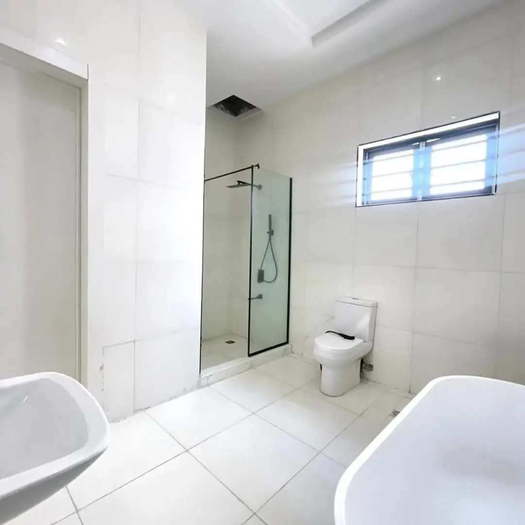 4-Bed Semi-Detached Duplex with Solar in Palm City
