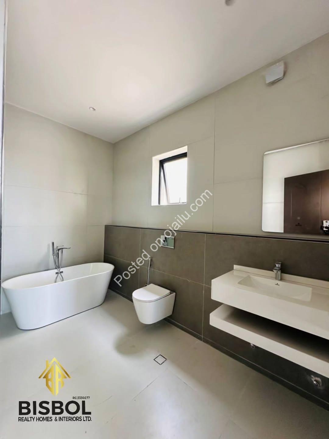 Move-In Ready 5-Bed Duplex with Pool & Gym
