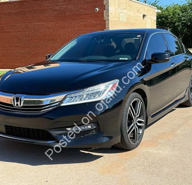 2016 Honda Accord Touring V6 – Power, Luxury & Value Delivered!
