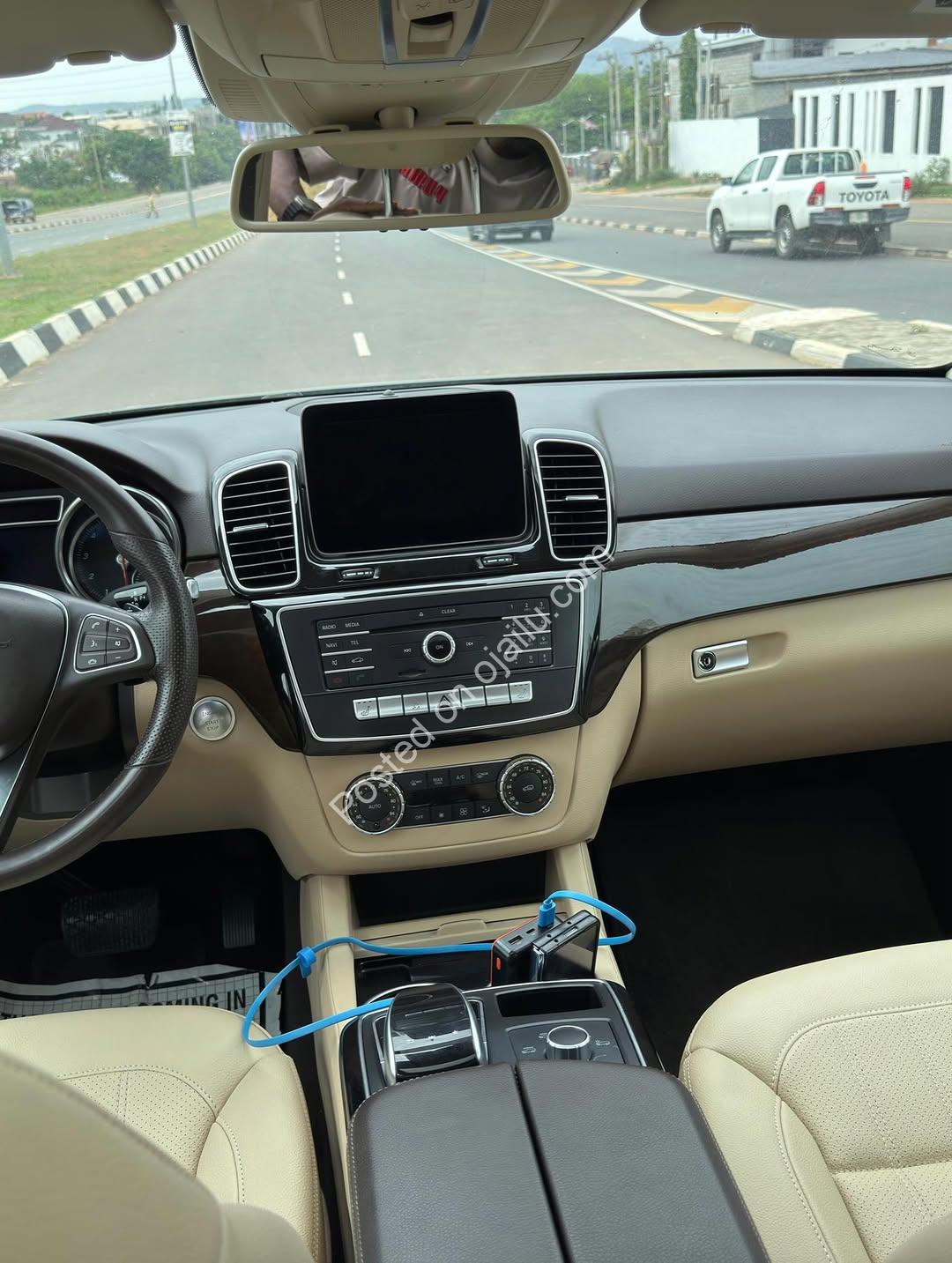 Duty-Paid Mercedes GLE350: Luxe & Powerful V6